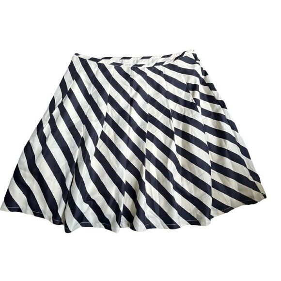 Outback Red Striped Pleated Skirt Size Large - Picture 1 of 4